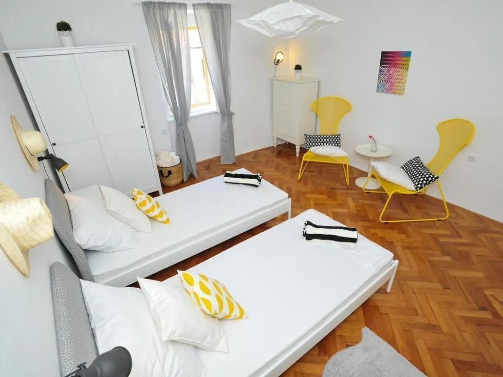Downtown Apartment Tango Zadar 0*,